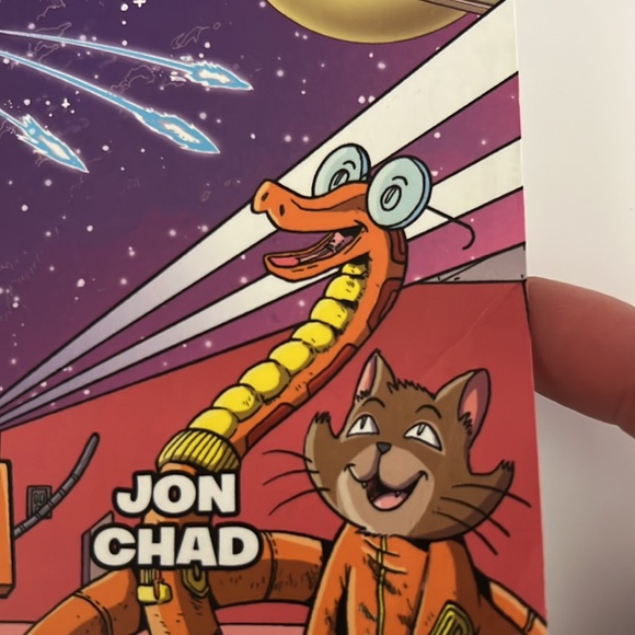 Science Comics 2 Book Bundle - Picture 9 of 16